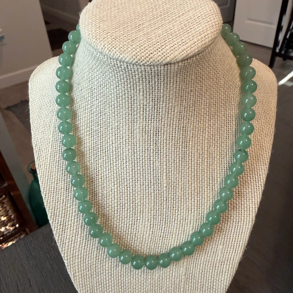 💚 Vintage Genuine Jade Bead Necklace 1950’s-1970’s 🍃 - Picture 6 of 6